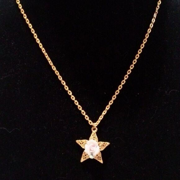 Vtg Gold Tone Filigree Star Pendant Necklace Pink Porcelain Rose Floral Romantic - Picture 2 of 6